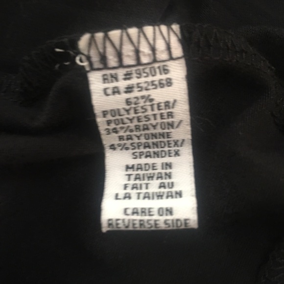 Medium Black Women’s Straight Down Pullover - Picture 3 of 3